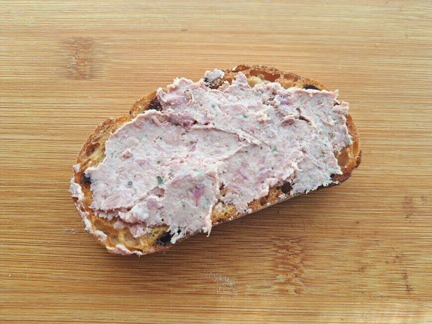 【カルディ】レバー苦手でもこれはレベルが違っていた！もへじの「レバーソーセージ」