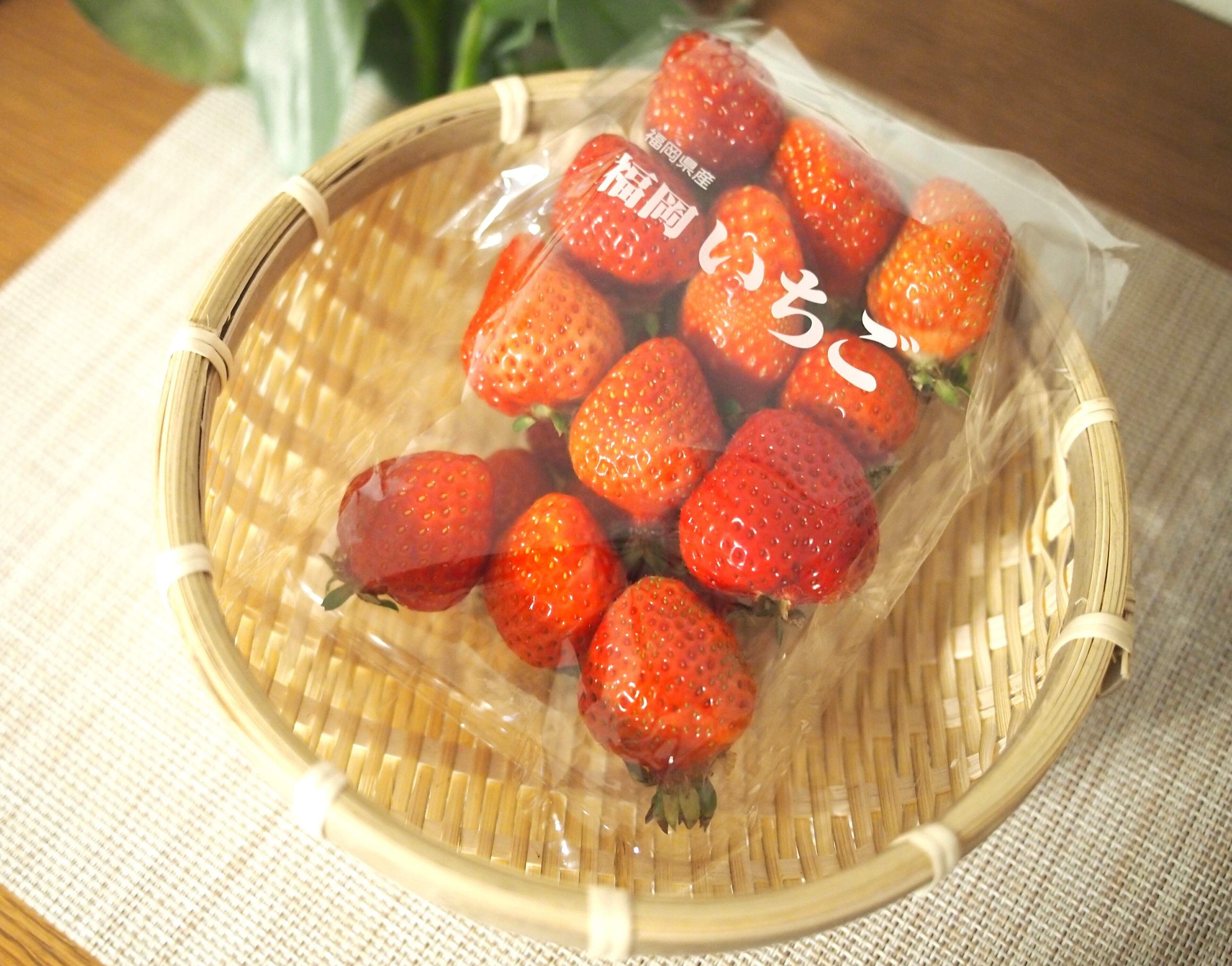 たった1日でここまで差が出るなんて…プロ推奨のいちごを長持ちさせる方法を試したら、あまりの違いに驚きを隠せない結果に