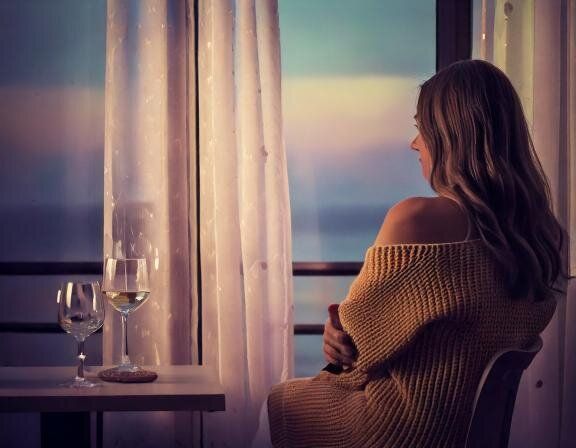 【夢占い】旦那が浮気する夢の意味とは？状況、登場人物などシチュエーション別に解説！