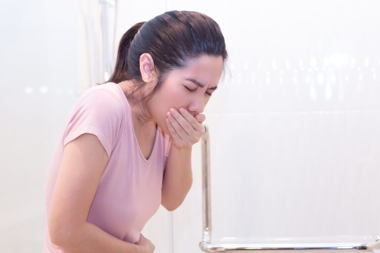 アルコールでは消毒できない⁉少量でも激しい嘔吐下痢を引き起こす強力なウイルスとは