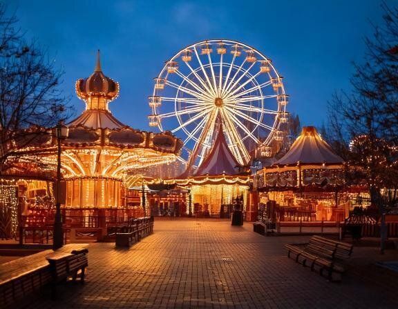 【夢占い】遊園地の夢の意味とは？状況、登場人物などシチュエーション別に解説！