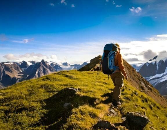 【夢占い】山登りの夢の意味とは？状況、登場人物などシチュエーション別に解説！