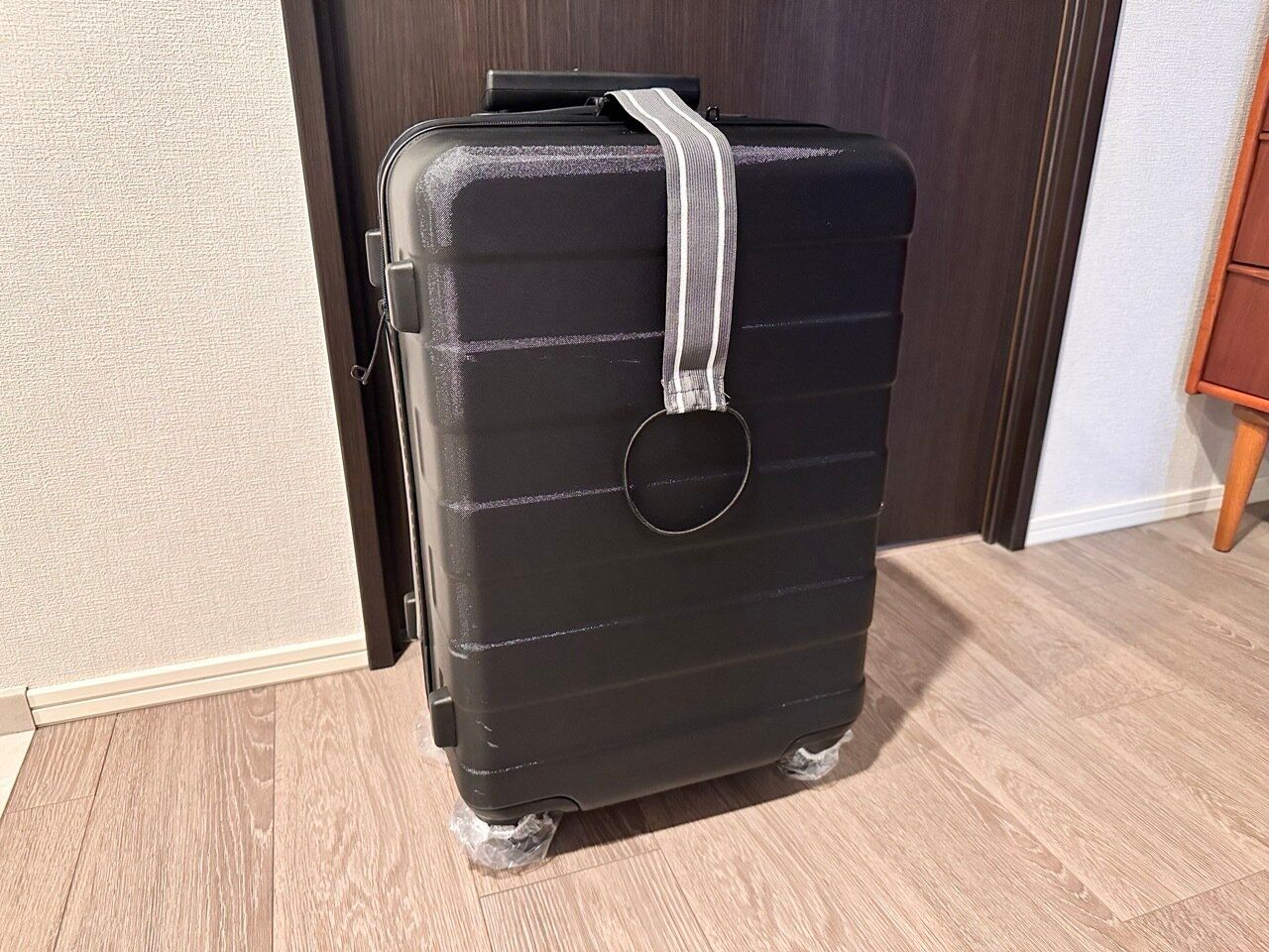 【セリア】洗う手間がなくなった！使い捨てキャスターカバーが便利すぎる