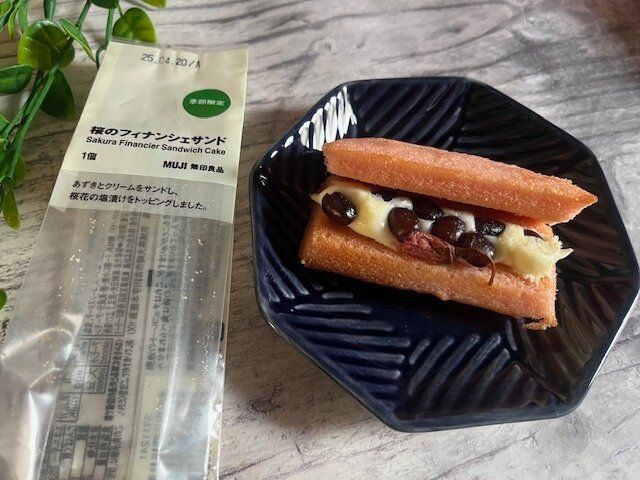 【無印良品】ピンク色がまさに春！贅沢サンドの桜のフィナンシェサンド