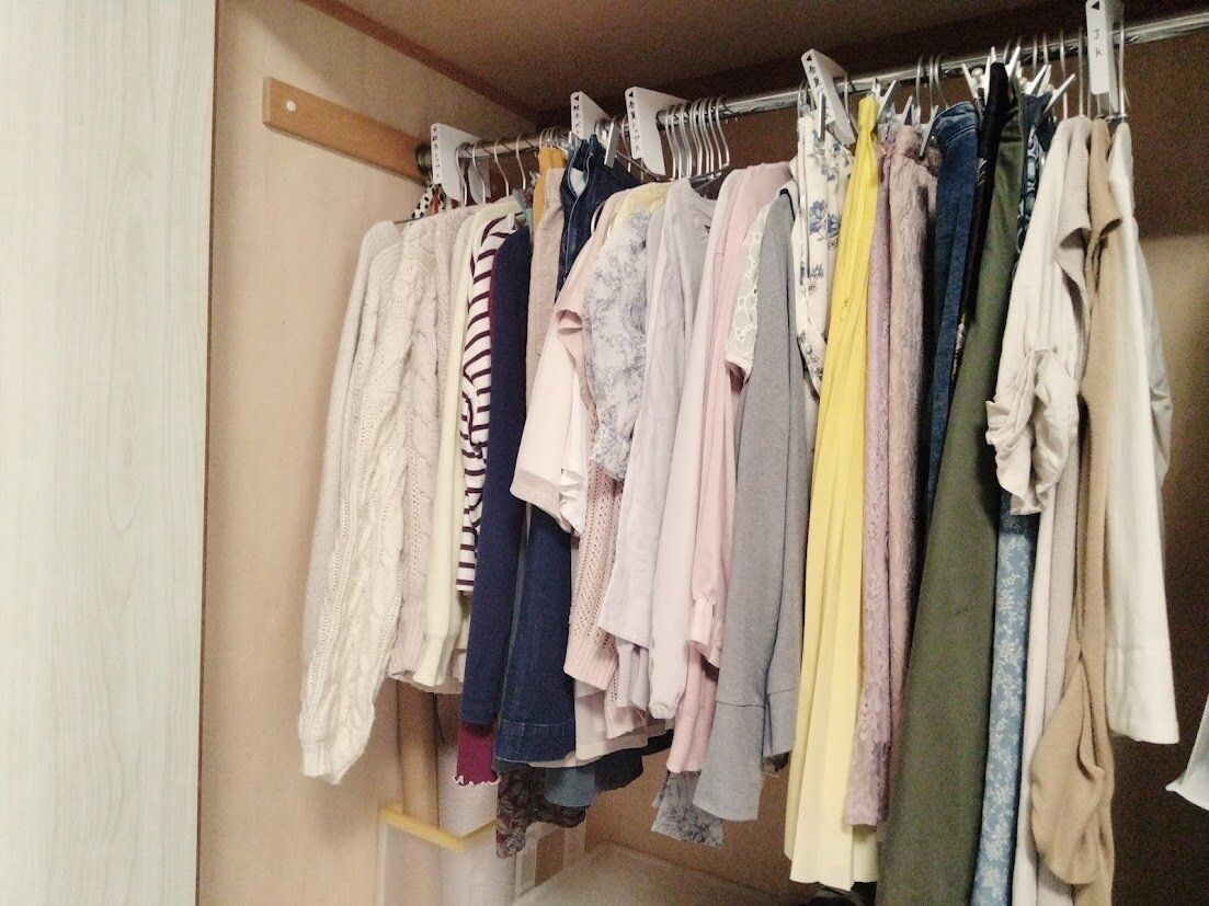 片づかないクローゼットから卒業！使いやすくするために最初に捨てるべき服４つ