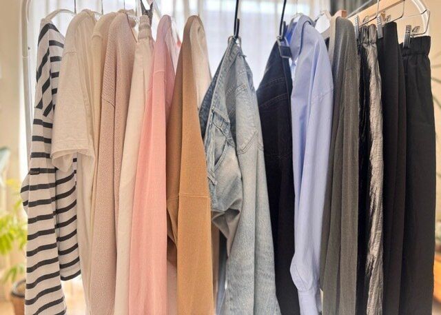 40代の春パンツコーデ「老け見え」「若見え」を分けるポイントは？