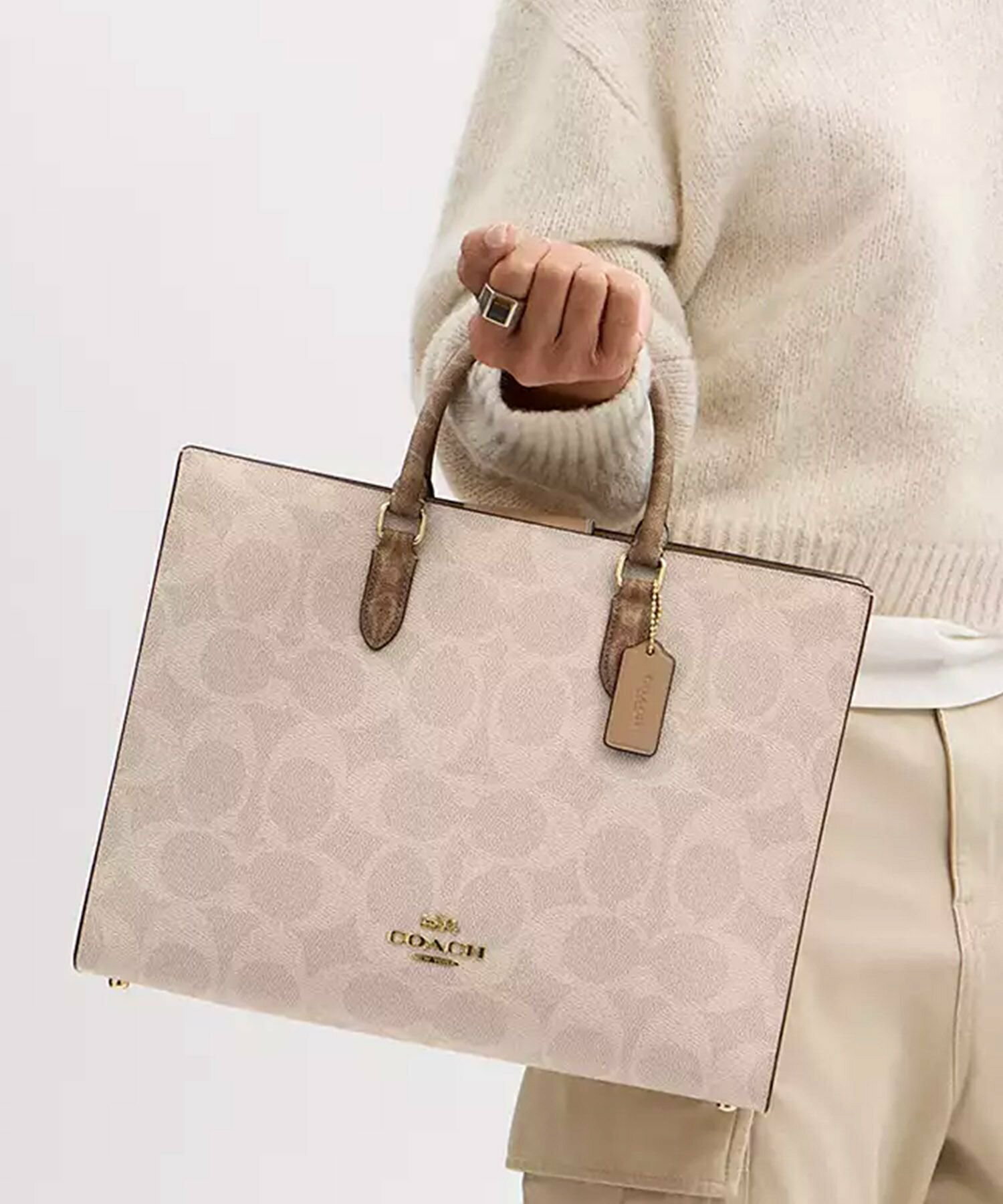 コーチのおすすめトートバッグ６選！選び方や人気モデルを紹介！