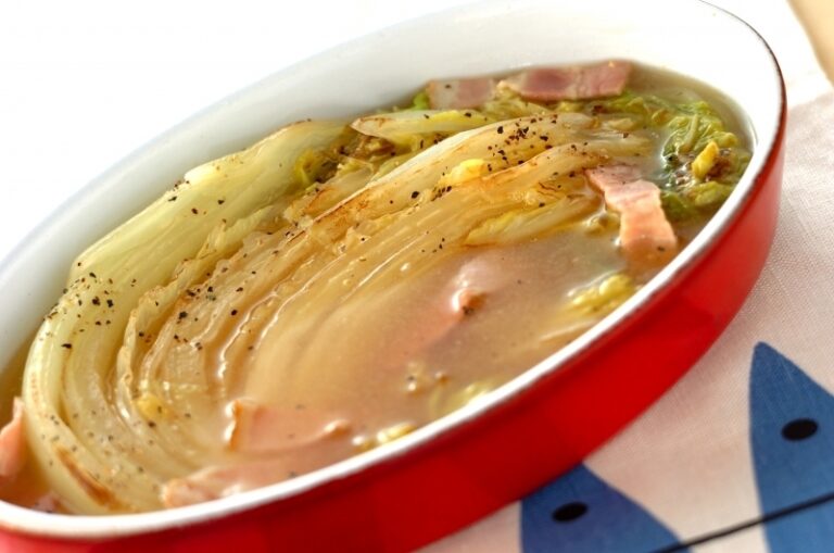 白菜の人気メインレシピ30選！豚肉や鶏肉を使った料理を一挙紹介