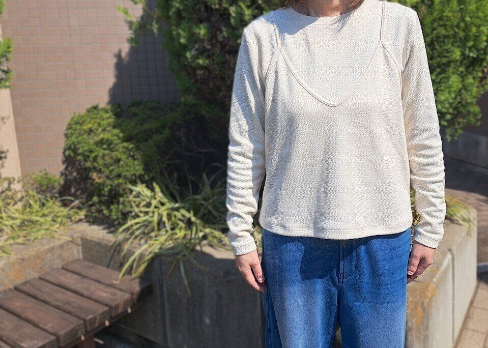 セットで使えてお得【ワークマン】バレしない「レイヤードトップス」