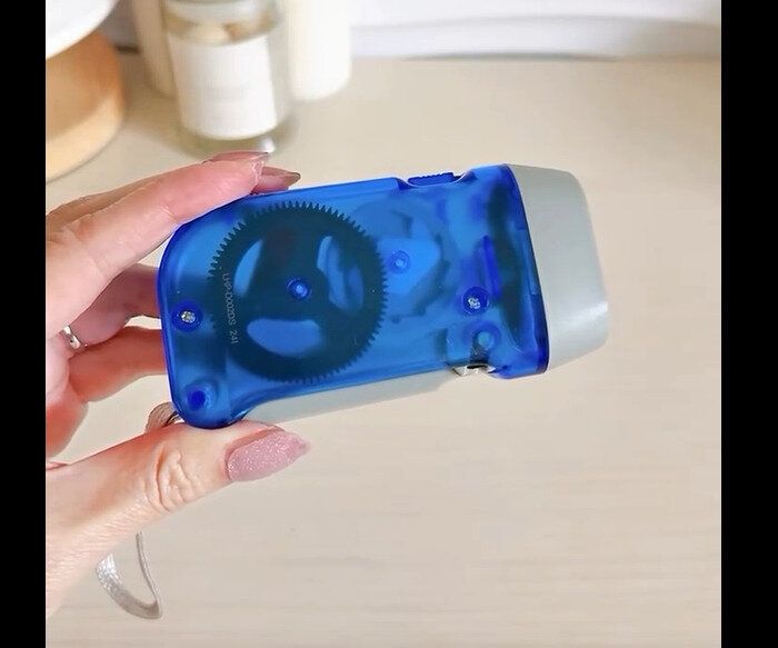 棚から消えてる!?【ダイソー】「電池不要！」「天才的すぎる」超ヒット4選