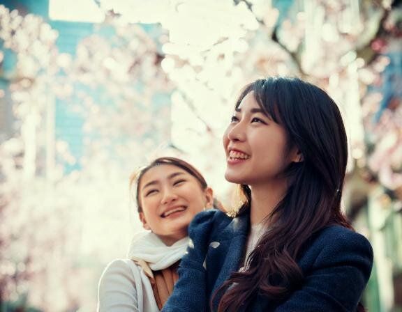 【夢占い】友人の夢の意味とは？状況、関係性などシチュエーション別に解説！