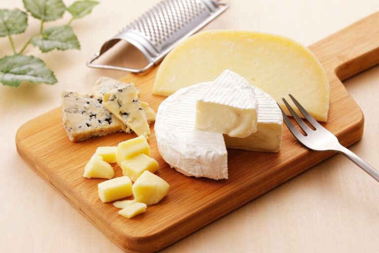 「チーズ」を食べすぎるとどうなる？知っておきたいチーズのメリット＆デメリット