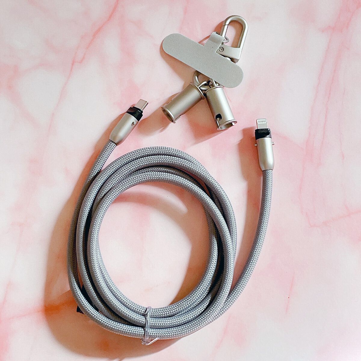 これで探さない・忘れない　3COINSのスマホショルダーが私の相棒に