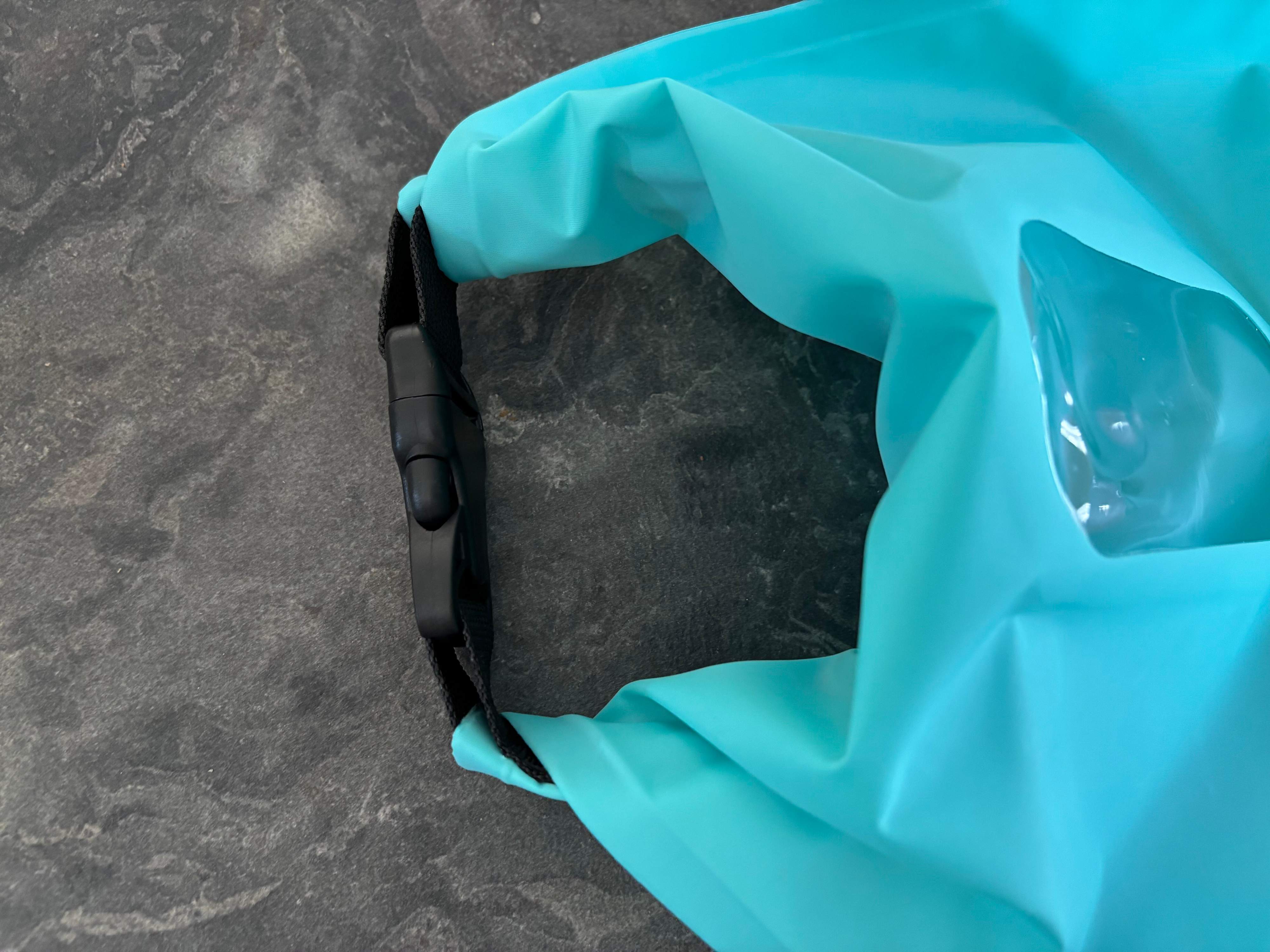 【ダイソーで揃う】アウトドアなどでの活躍はもちろん！防災グッズにもなる常備しておきたいおすすめアイテム5選