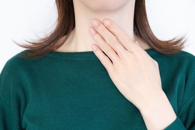 のどの痛みや声のかすれ…じつはがんの初期症状かも!?風邪と似ているため見過ごされることもあるがんを解説