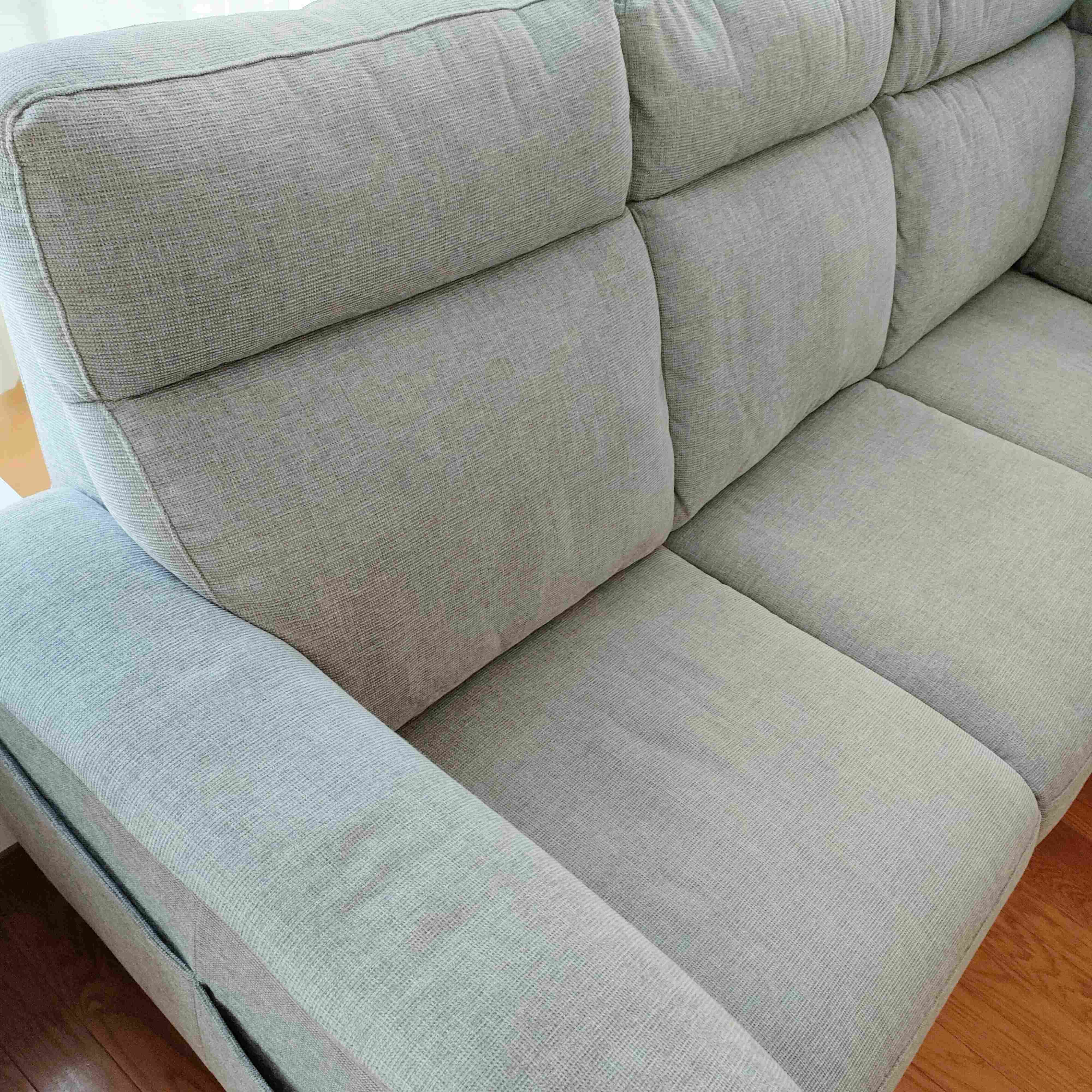 【ニトリ】知らないと損！お手入れしにくいファブリックの汚れ防止に役立つスプレー