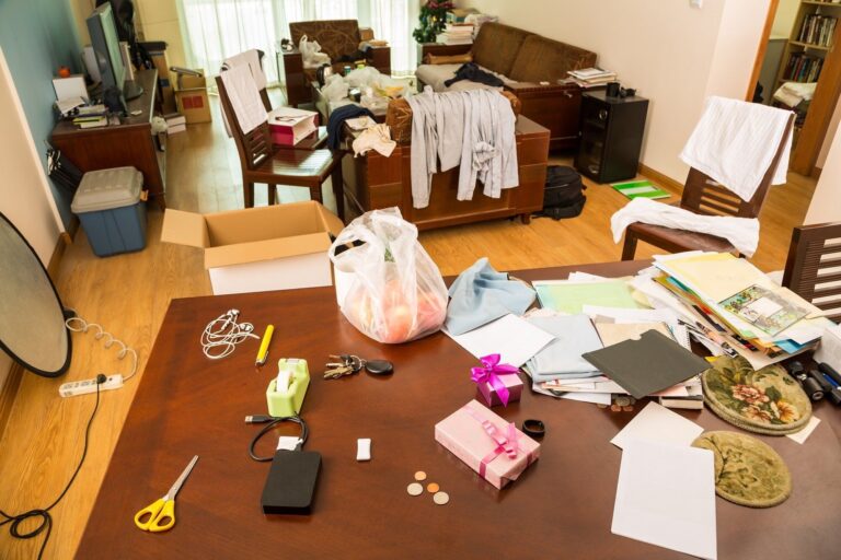 これやったら汚部屋まっしぐら!?片付けのプロは絶対やらないNG収納3パターン！