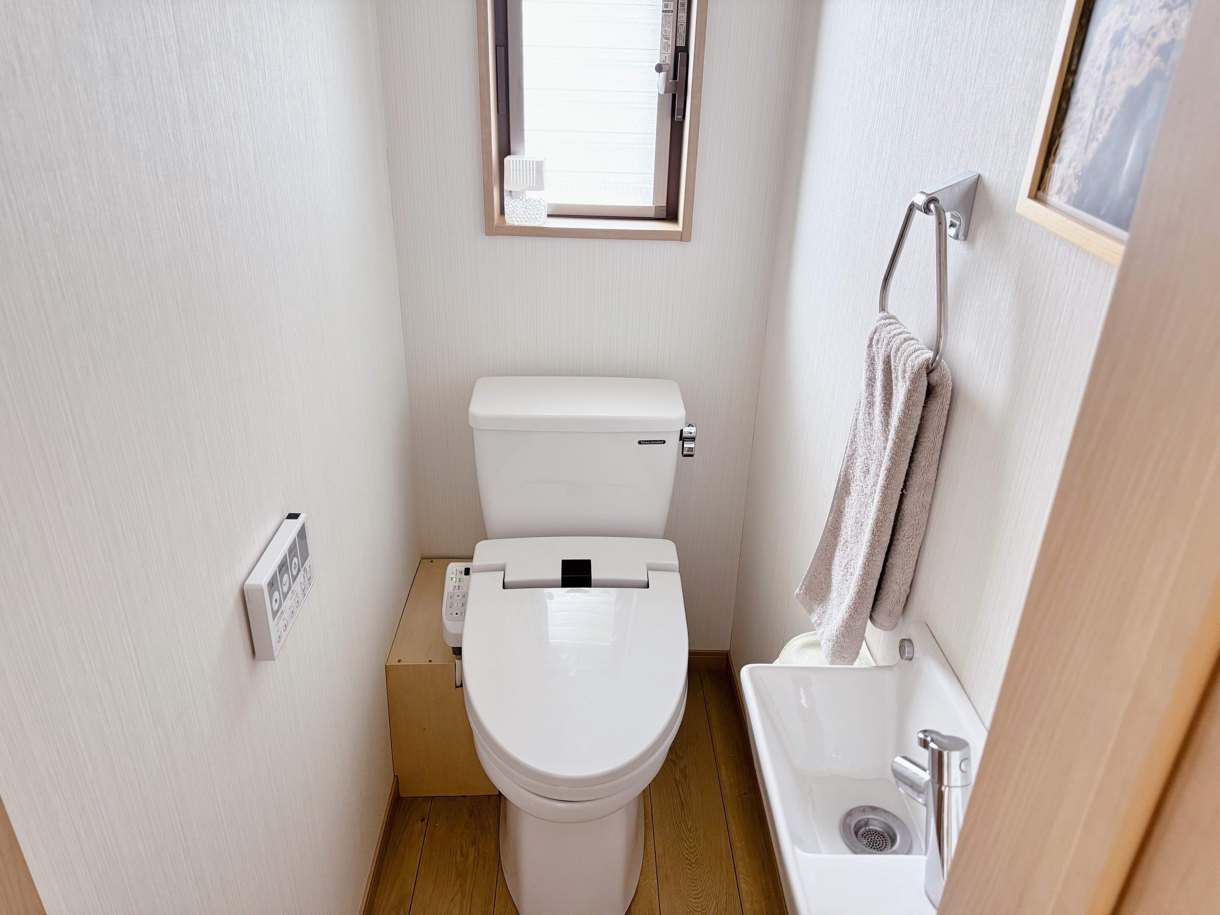 洗剤不要で臭いトイレのニオイがスッキリ消える！一家に一つもっておくべき神商品