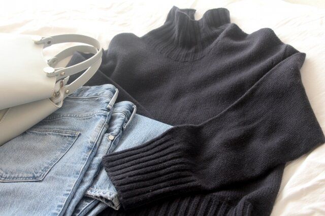 ミニマリストの女性の服選びのポイントとは？必須アイテムや世代別おすすめコーデを紹介！