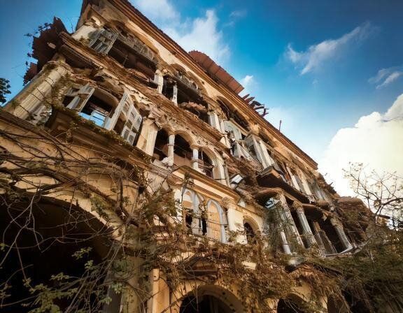 【夢占い】ボロボロの建物の夢の意味とは？シチュエーション別に解説！