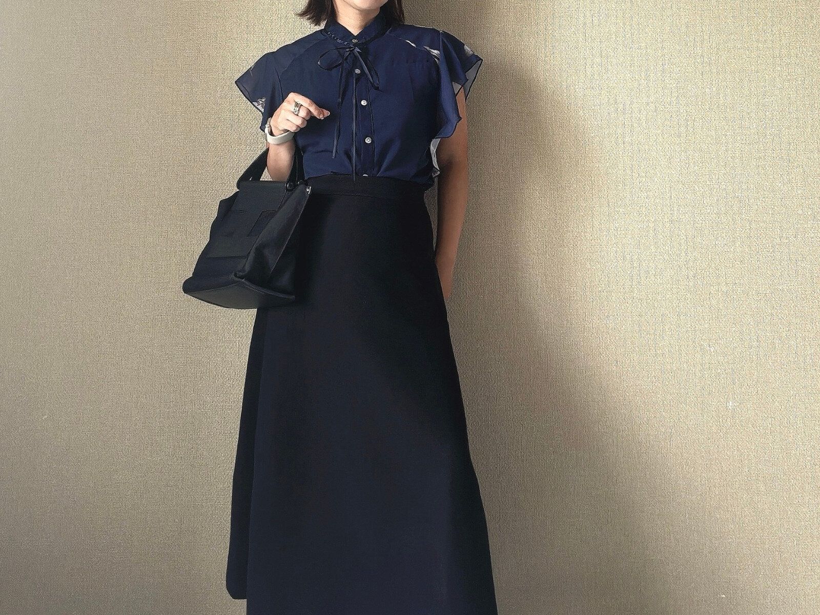 【ユニクロ】下半身の体型カバーはフレアスカートで解決！ウエストゴムでラクも手に入る！