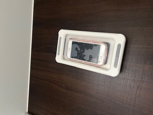 【3COINS】お風呂場やキッチンなどでも使える！防滴スマホケースplusが超便利！！