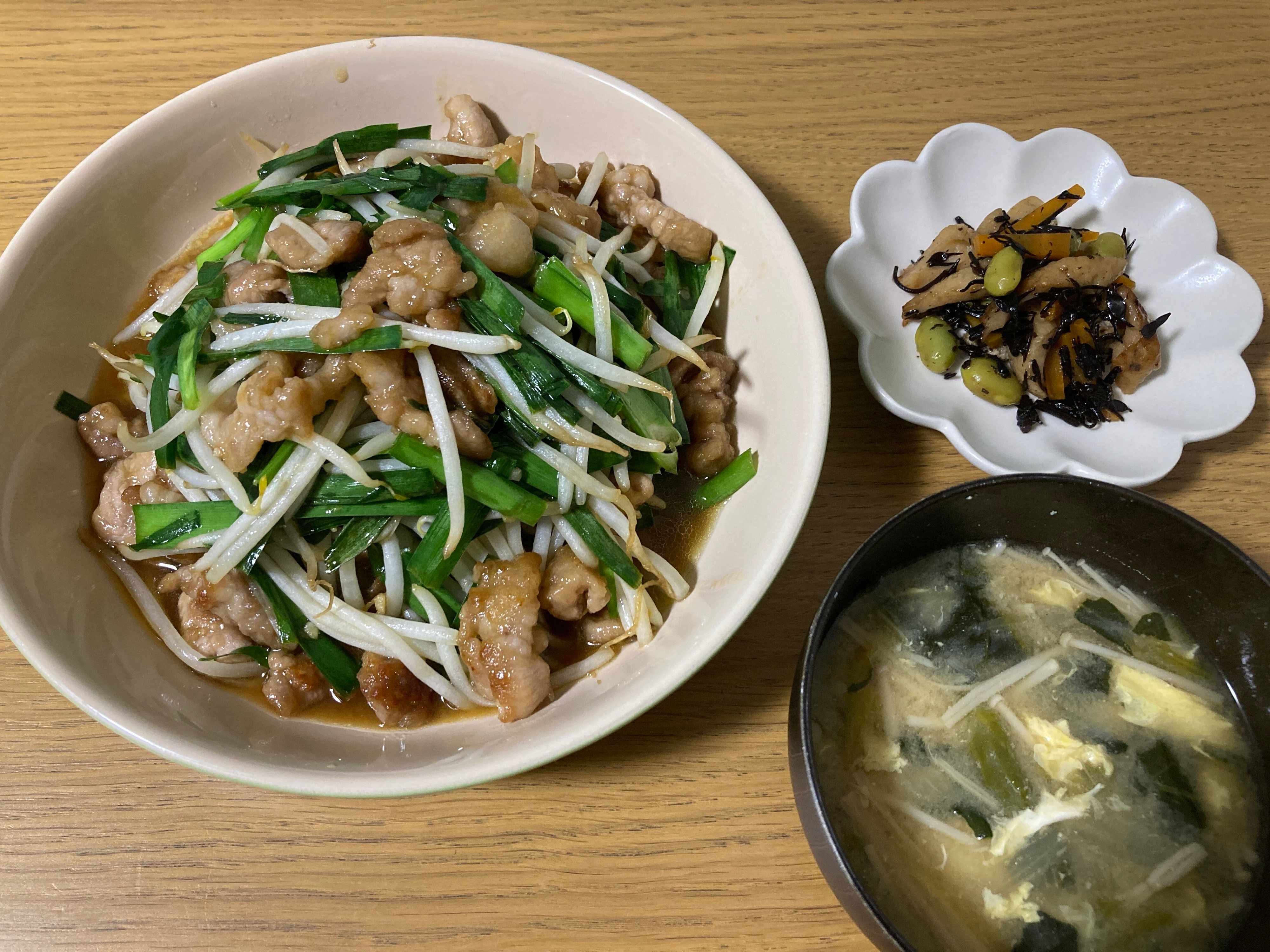 レバーの代わりに「豚こま」で！1人前80円の節約×時短×栄養満点スタミナ晩ごはん