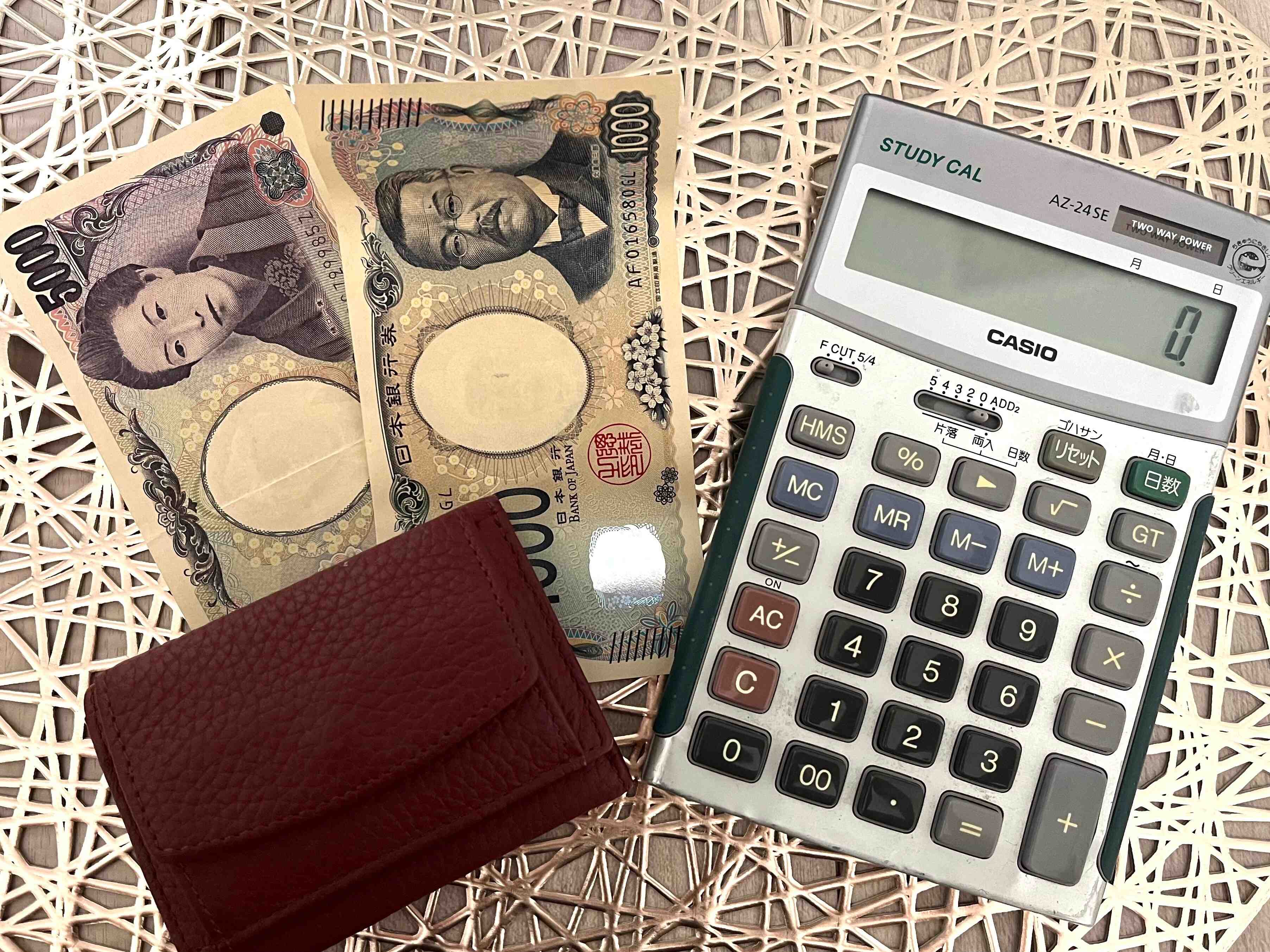 年100万円貯めている人が買わないもの！「シャンプーは1種類」「ボディソープは買わない」あと1つは？