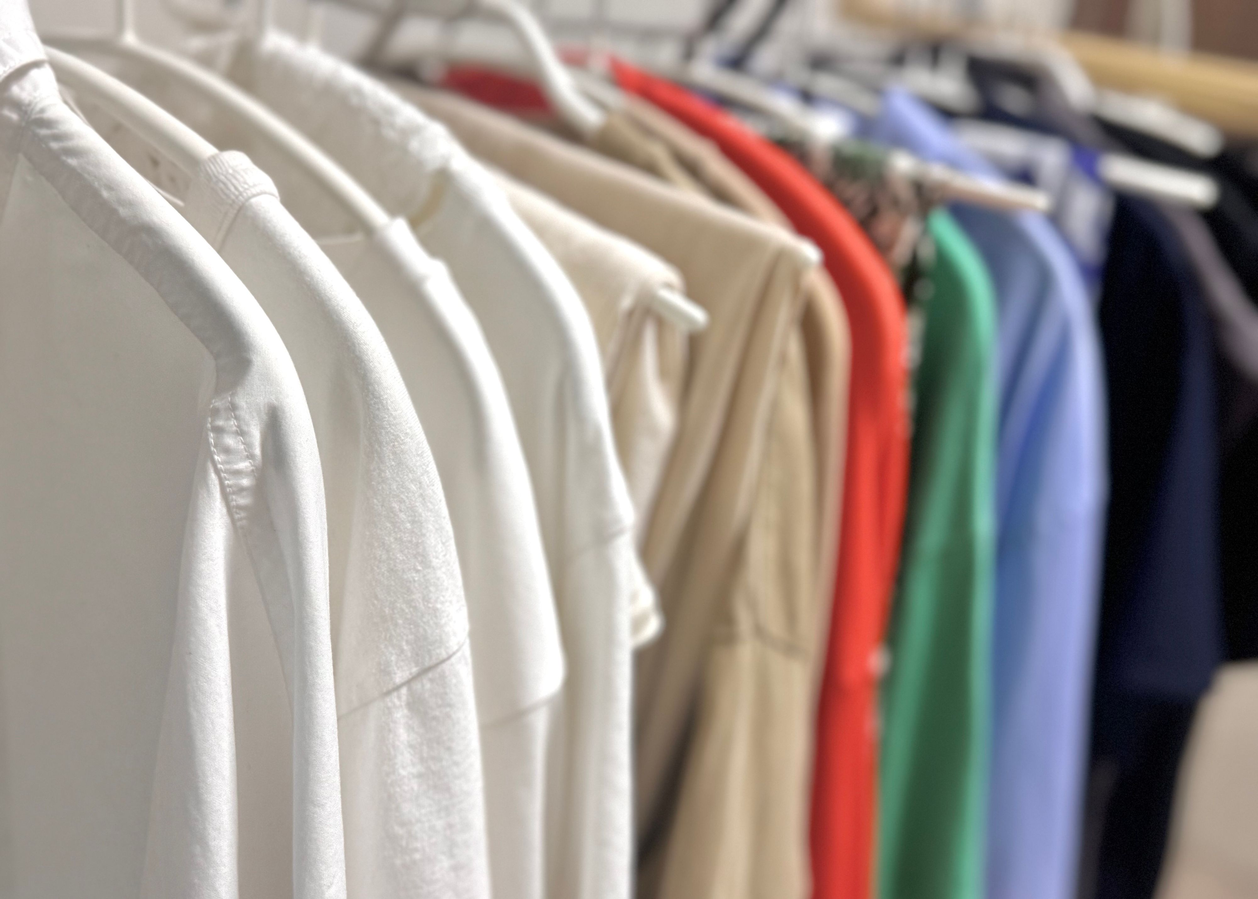 【40代の真夏コーデ】暑さも体形もごまかせる！「薄着でも太って見えない」神アイテム5選