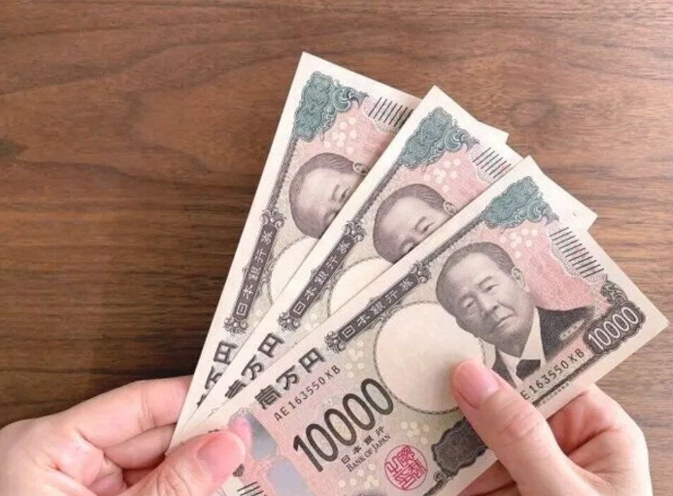 年100万円を貯める人がやらないこと【貯めテク】「やめたらお金が貯まってきた」「週に1日でも変わる！」