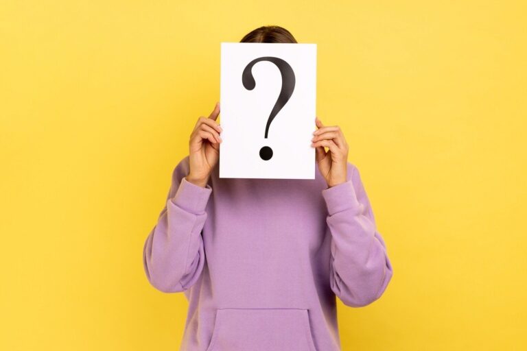 一歩間違えると老け見えに！40代がキレイめコーデをするときに気をつけることは？