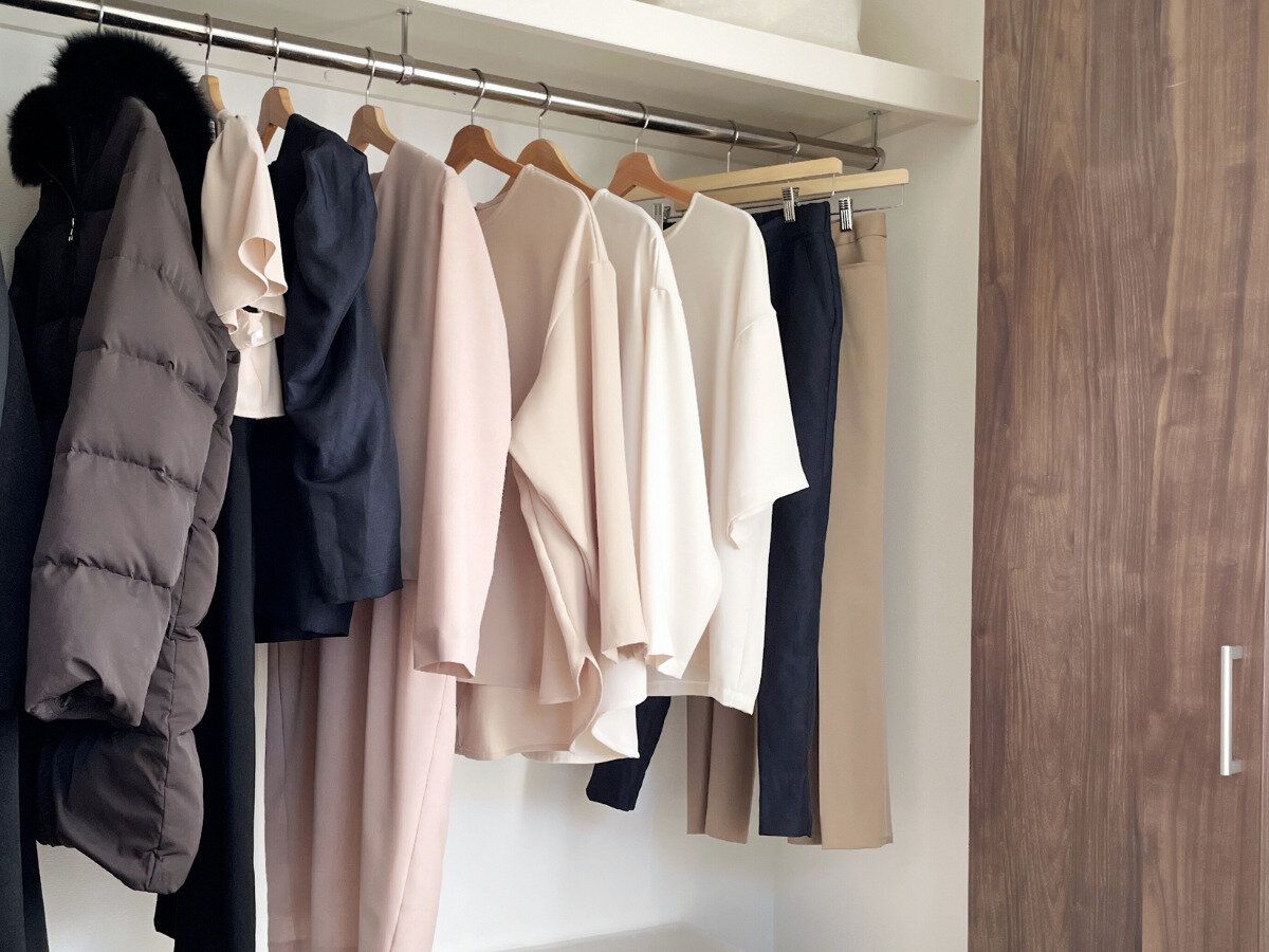 実はこれが原因！なぜか散らかって見えるクローゼットの特徴3選