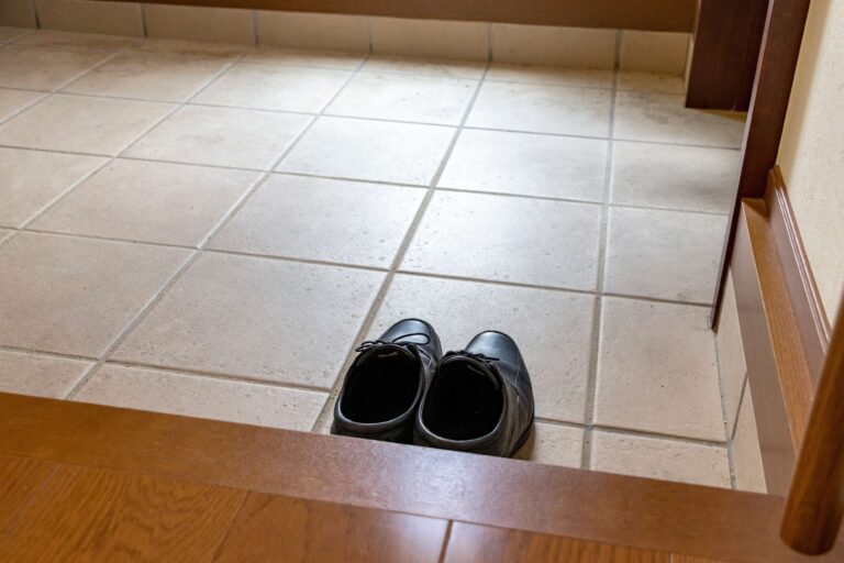 「この家、散らかっていそう……」と思われる玄関の共通点って？片づけのプロが指摘！