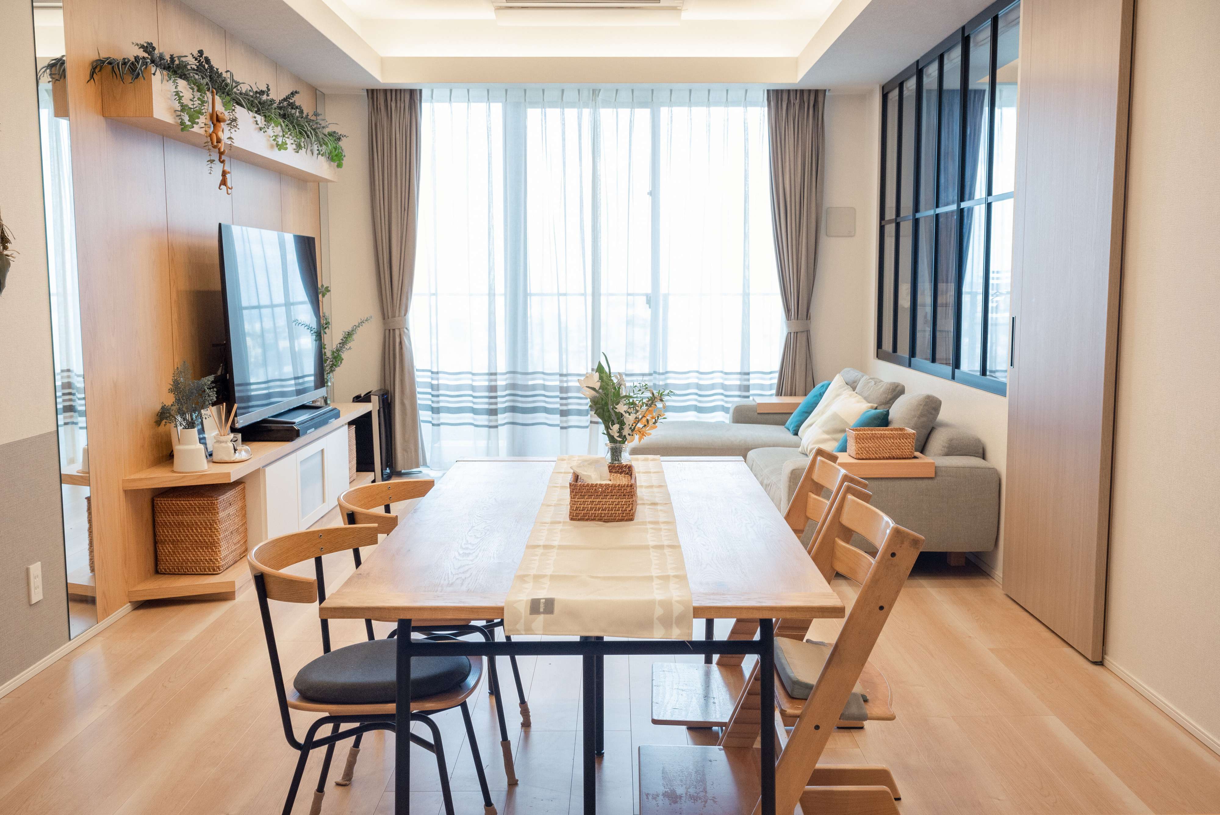 ダイニングテーブルが物置状態になってしまう人がやりがちなNG習慣3つ