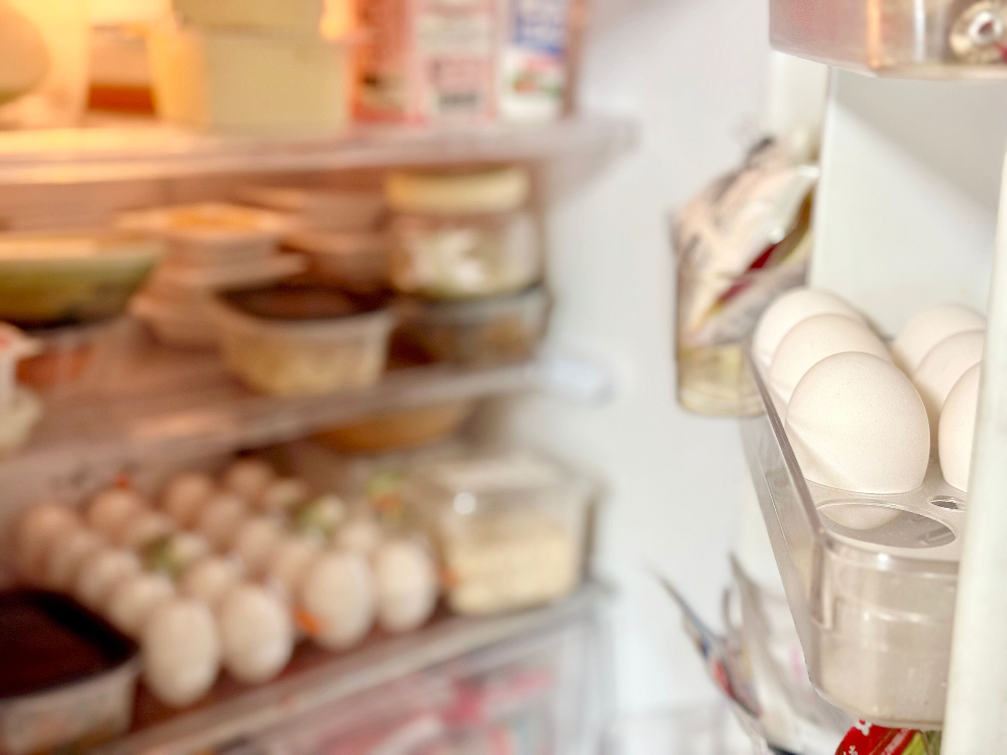 【管理栄養士解説】賞味期限切れはいつまで食べても大丈夫？食べられるかどうかのポイントも紹介