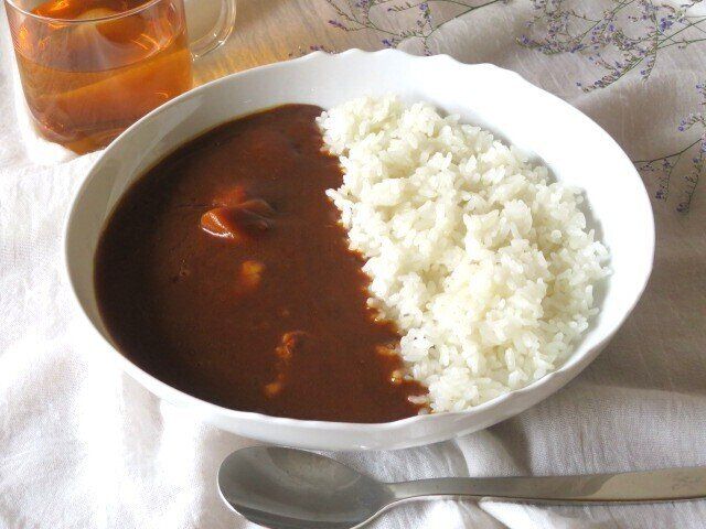 大人気の無印良品カレーから待望の新商品出た！お肉たっぷりの大盛りカレー２種を食のプロが正直レビュー