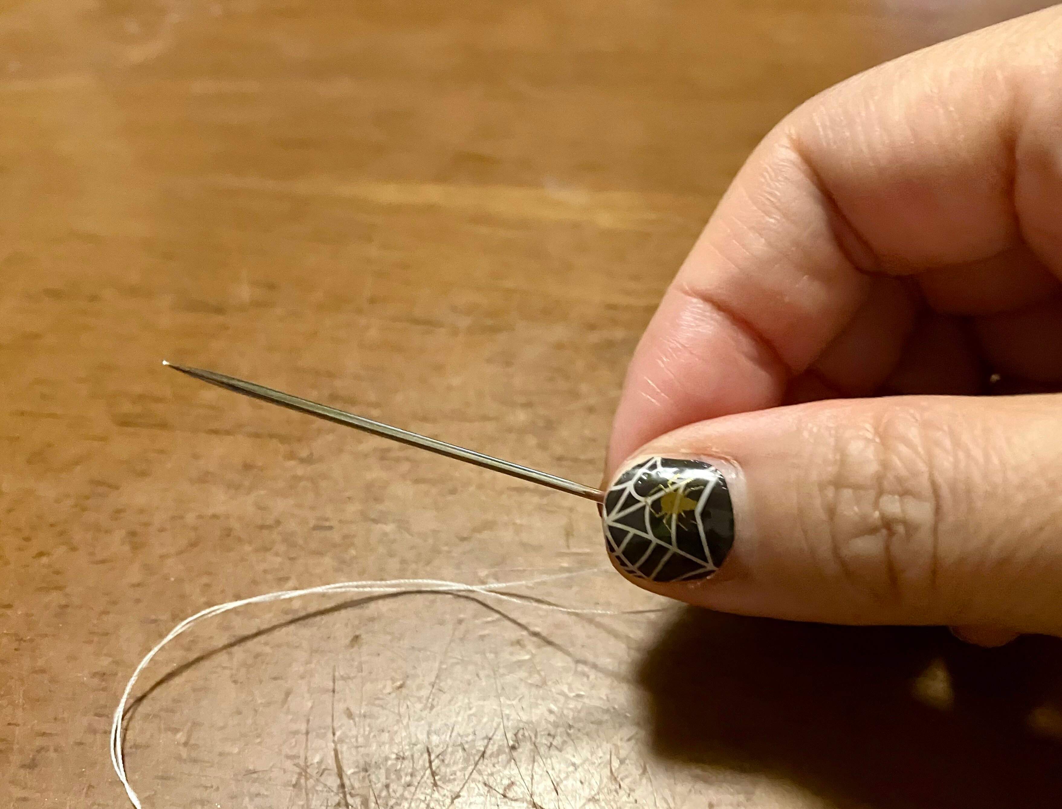 【セリア】縫わずに簡単！ファスナーのないカバンやホツレにも、便利なハンドメイドグッズ