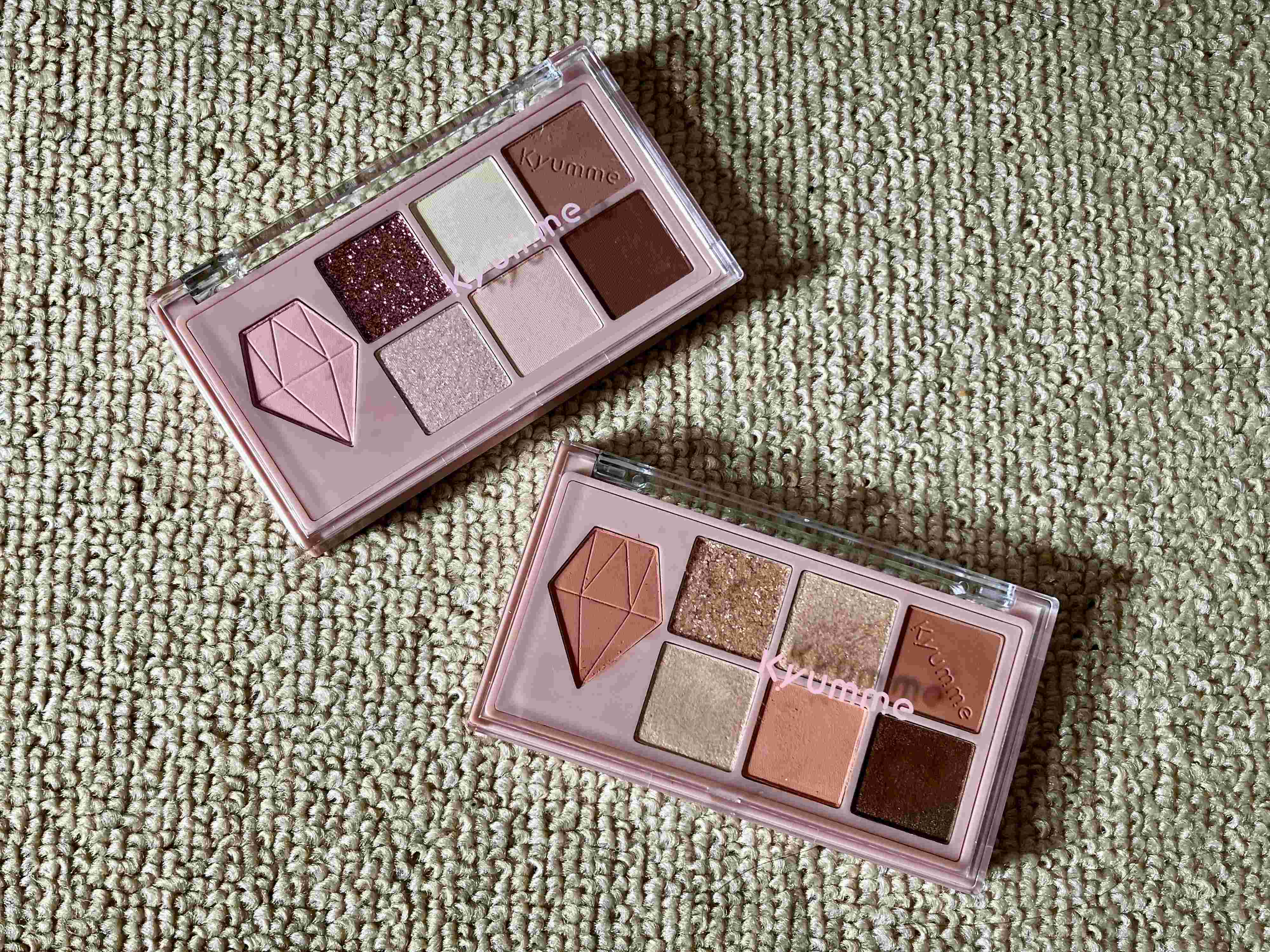 【ダイソー】SNSでも話題！マルチに使えるコスメパレットがまさかの330円