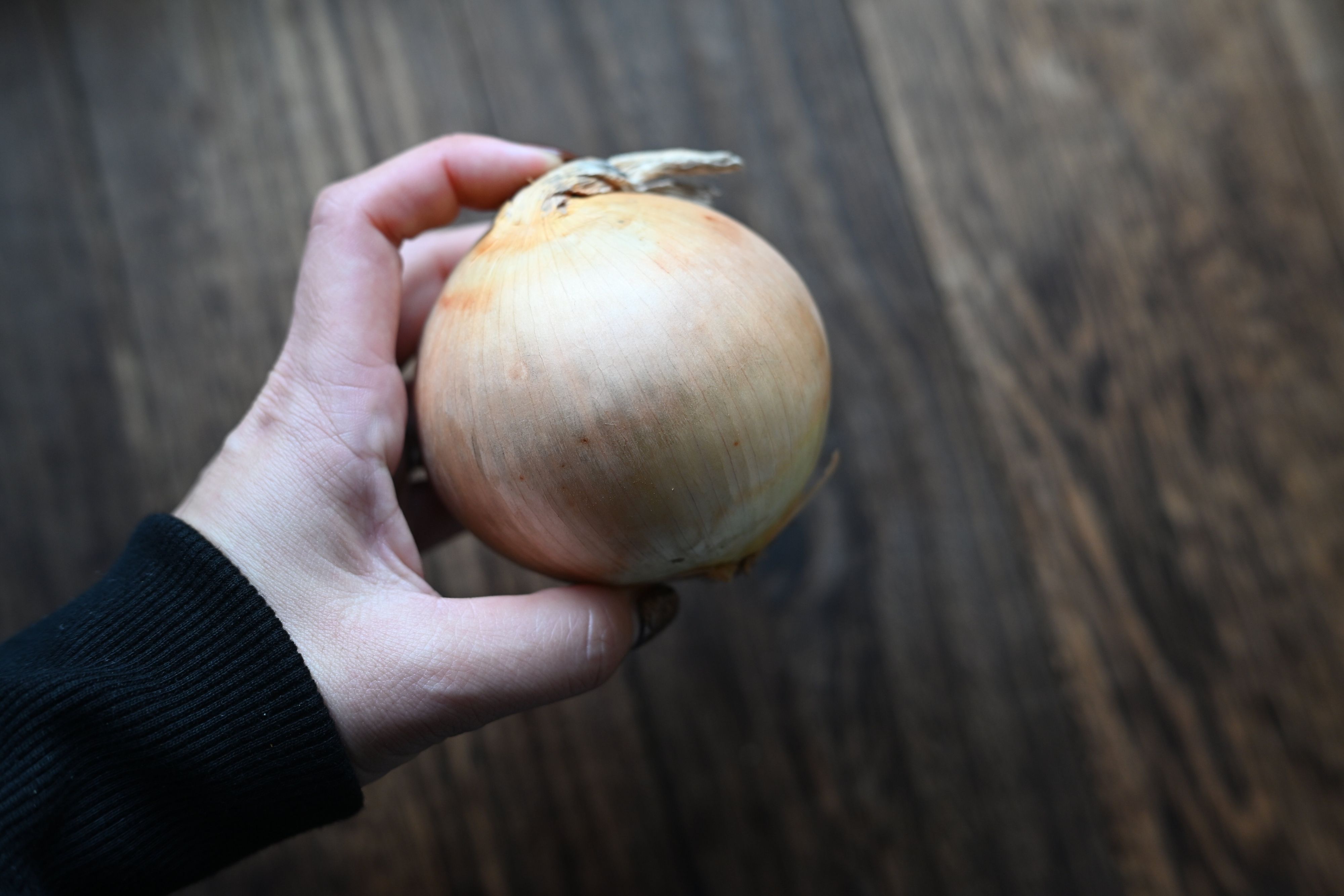 「中が傷んでいた！」を卒業！ハズレ玉ねぎを一瞬で見分けられる超カンタンなコツ