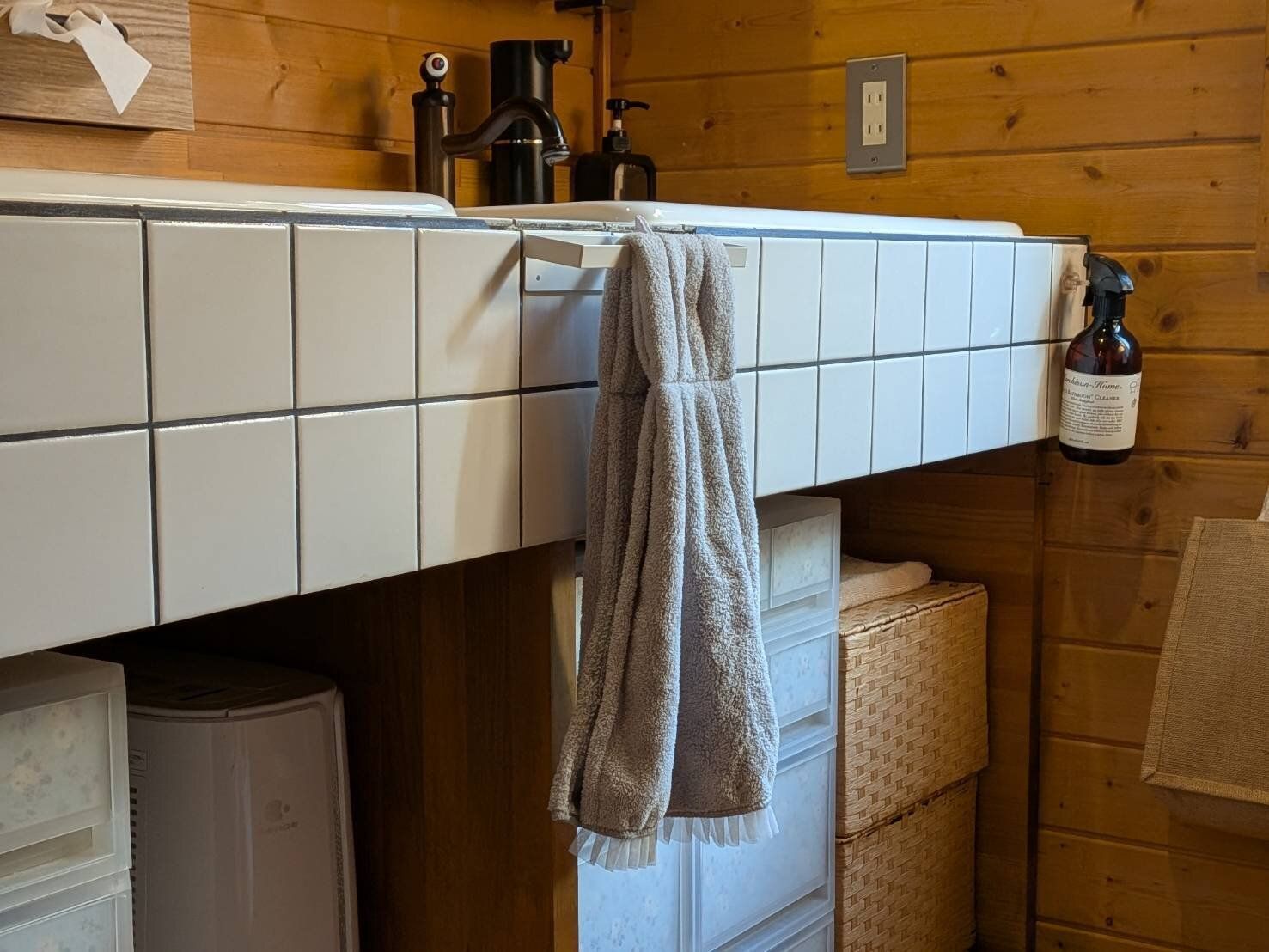 【THREEPPY】ダイソー姉妹店なら330円!?「2WAY仕様で大人気」使い勝手抜群のドレスタオル