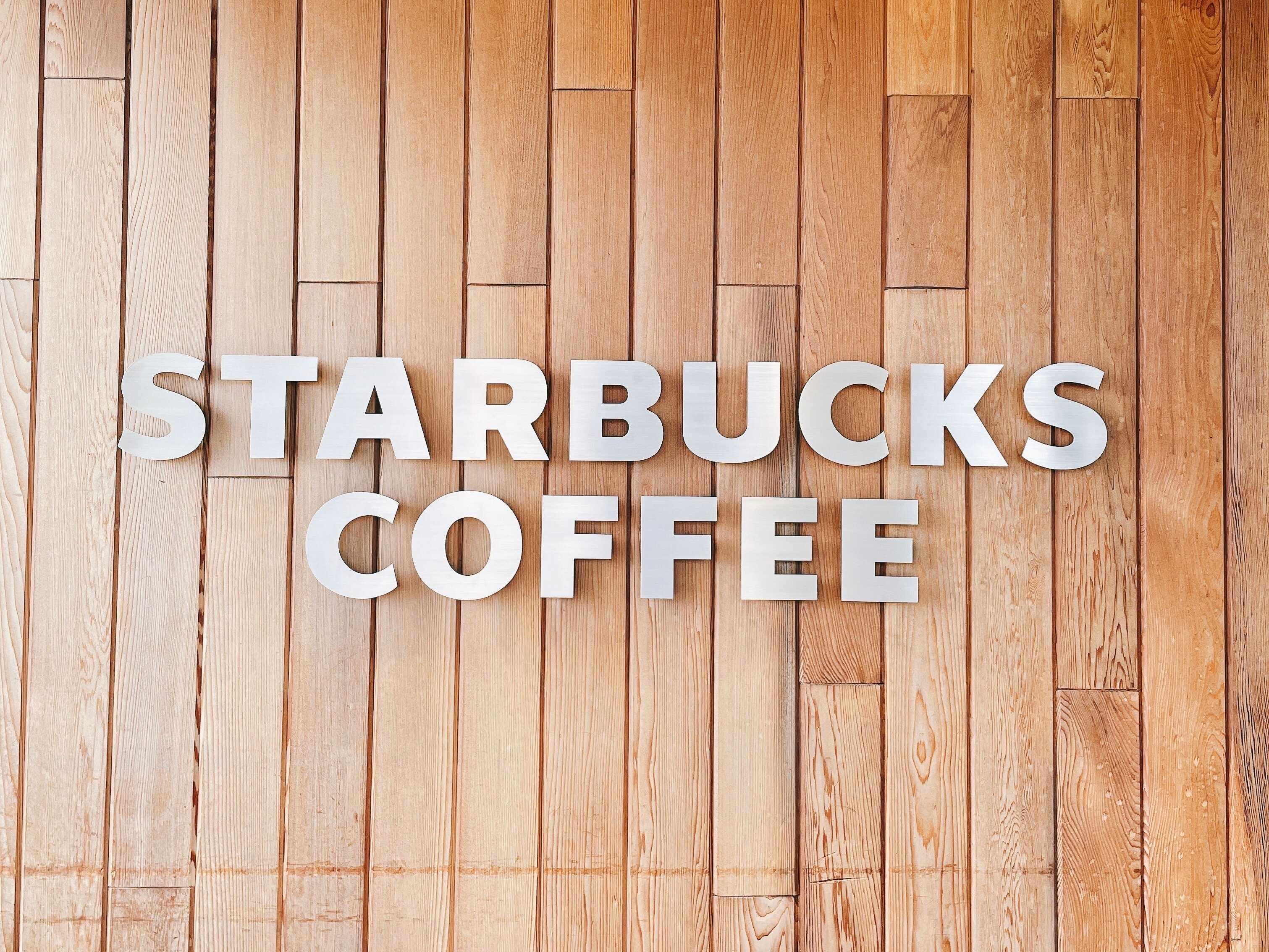 【スタバ】想像以上においしい！コーヒーでも紅茶でもない!?新たな選択肢が登場＆おすすめカスタムも