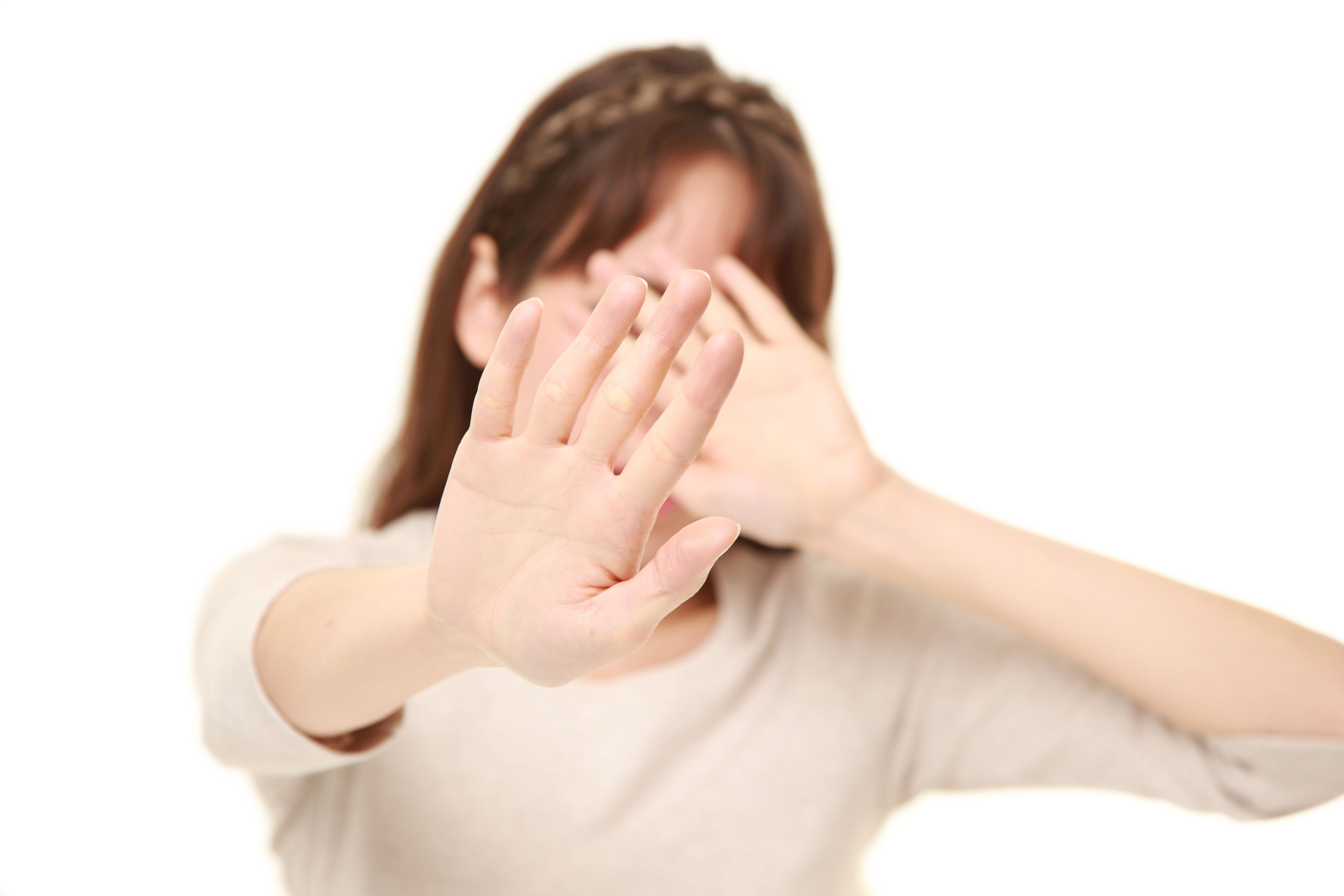 そのトレンド……じつはもう終わってます！取り残された40代がやりがちなコーデ