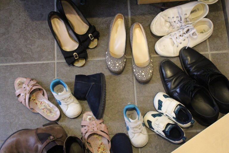 玄関がキレイな人はやっていない！実は汚く見えるNG行動5つ