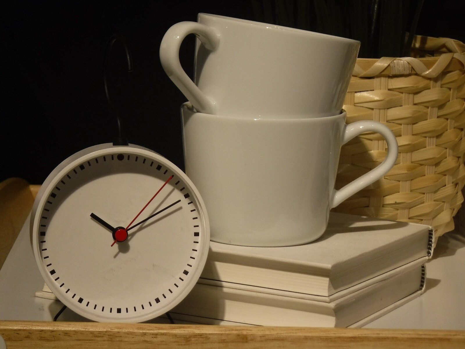 スマホ見るならこれやって！「寝る前の5分間」で明日の金運爆上げ風水【Dr.コパの風水解説】