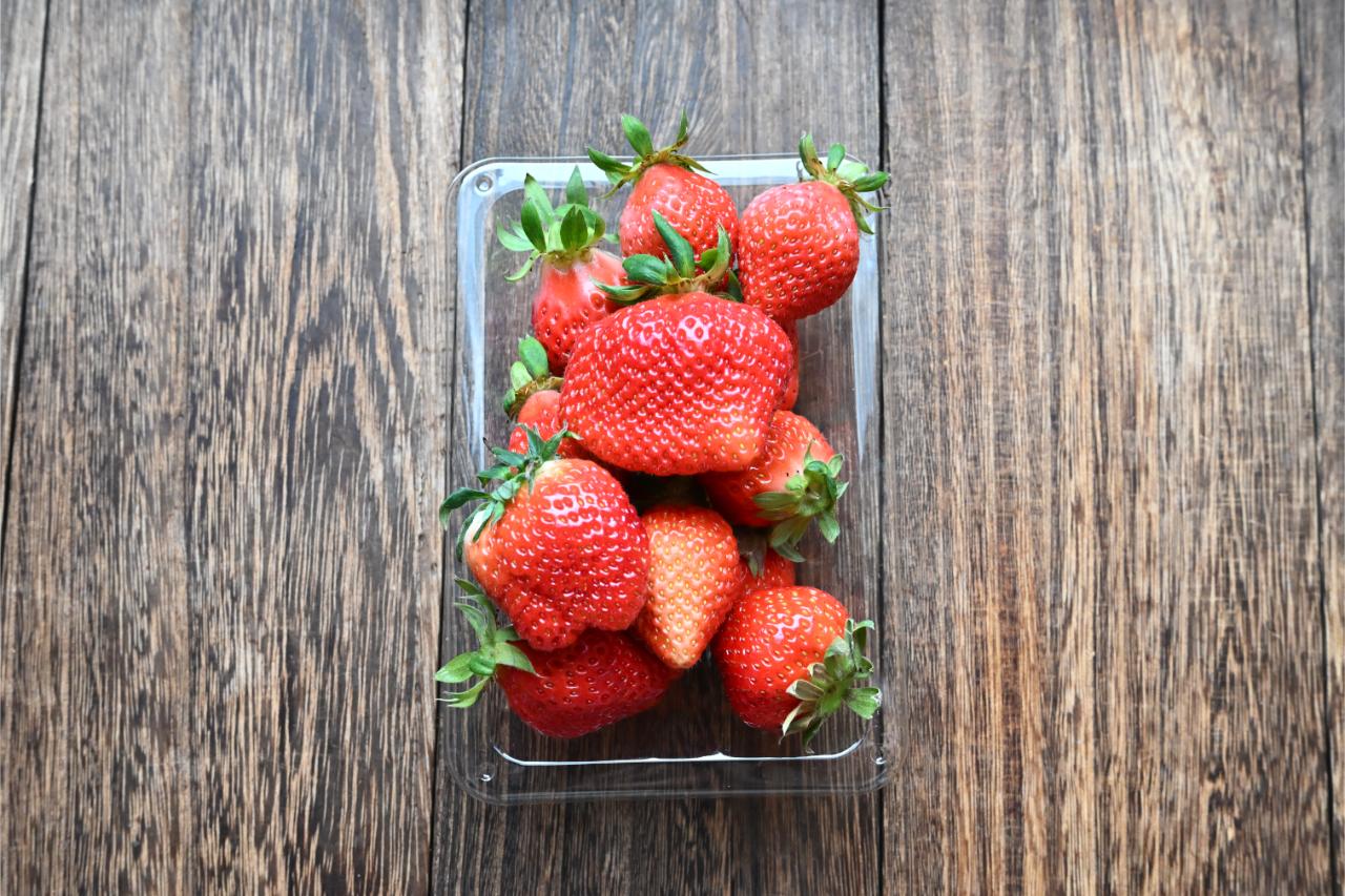 みつけたら手に取って〜！避けがちなフォルムだけどじつは甘いいちごの選び方とは