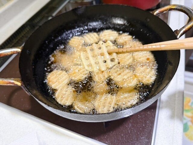 【キャンドゥ】まさか家で“あの網目ポテト”が作れるとは！波形カッターでいつもの一皿が激変