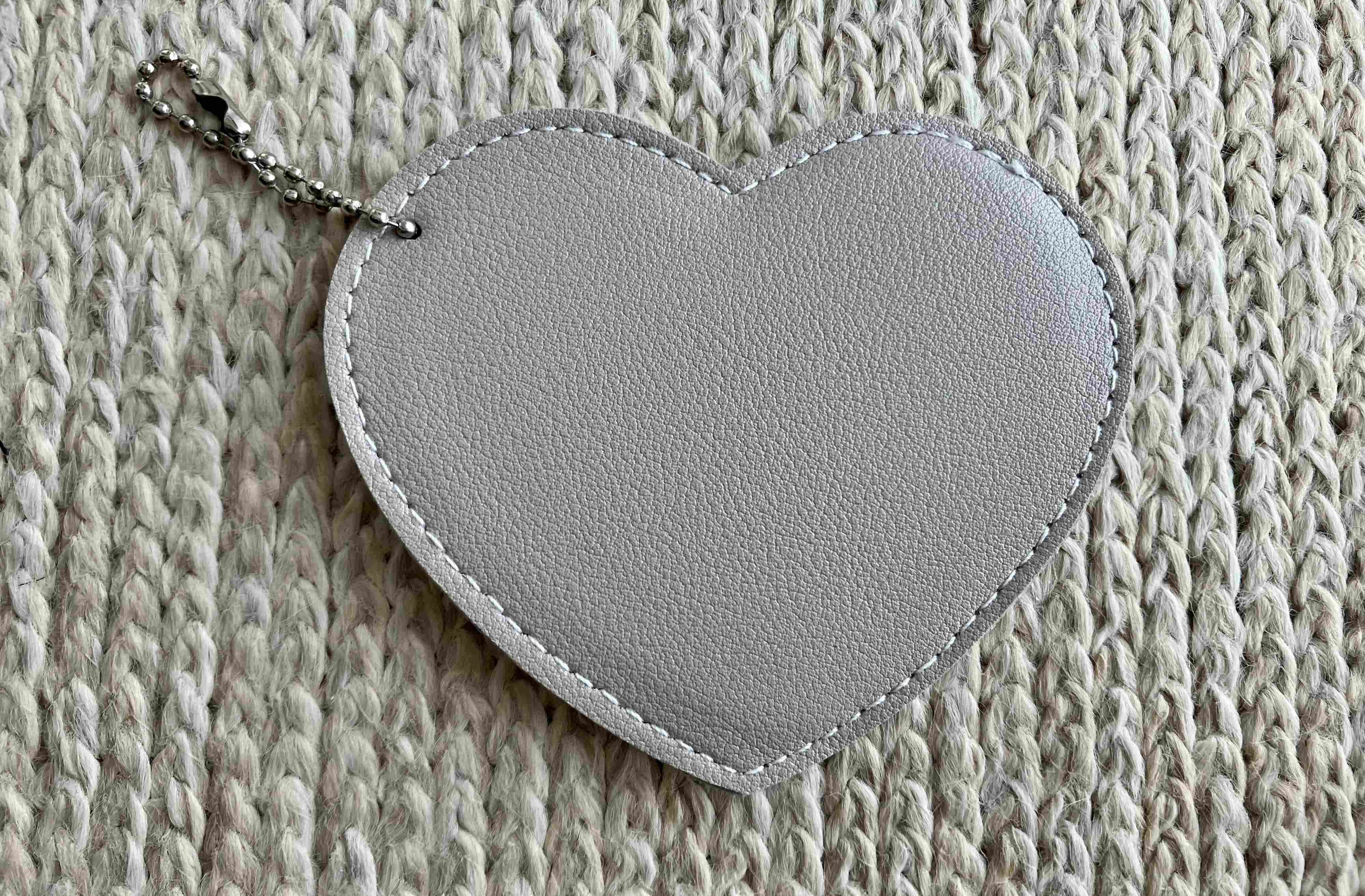 100均アイテムを組み合わせて外出先でもサッとミラーが取り出せる！マニアがおすすめするお出かけの必需品