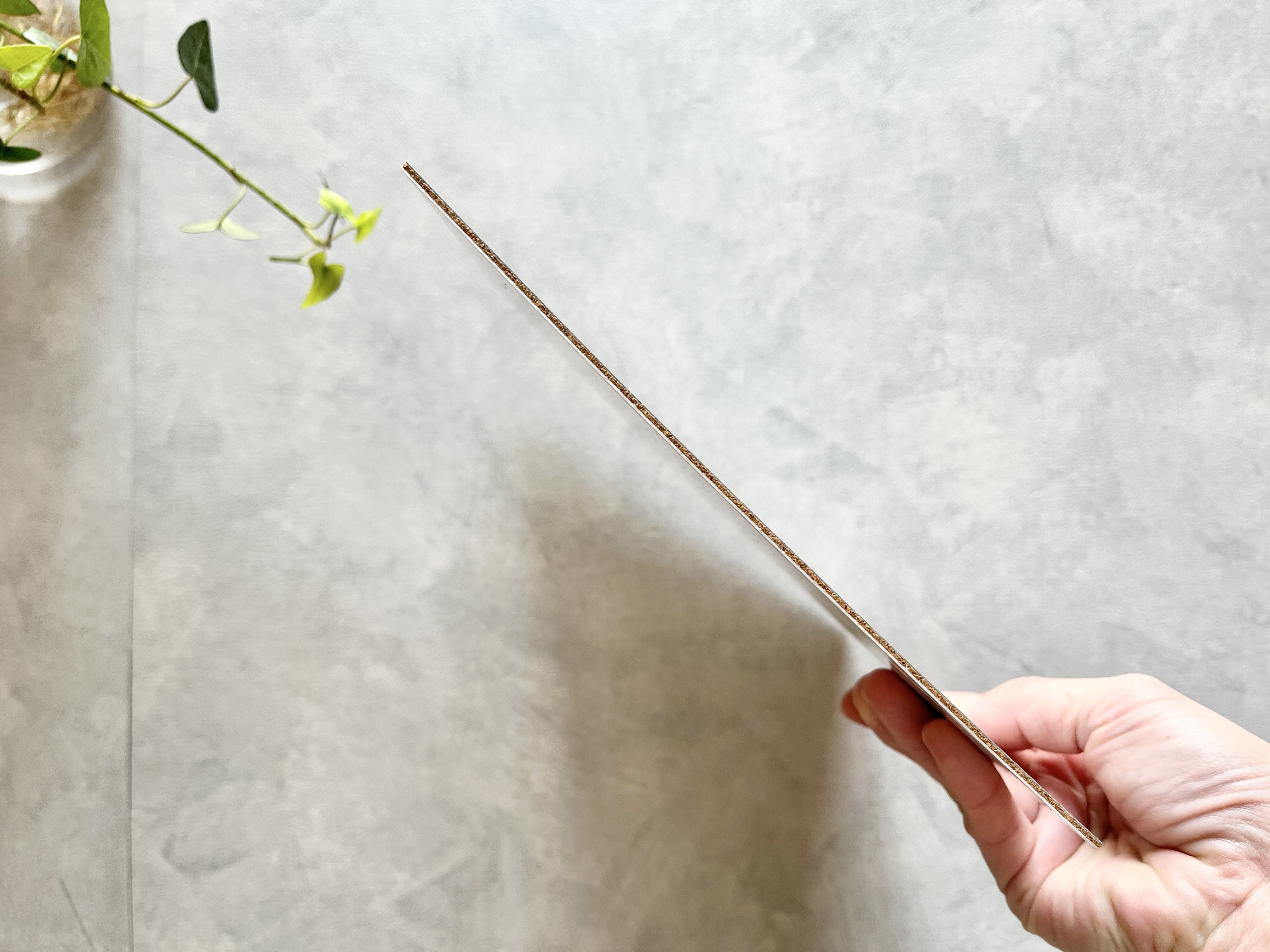 「貼るだけでマグネット収納爆誕！」ダイソーで見つけた110円じゃないけどお値段以上に活躍する神アイテム