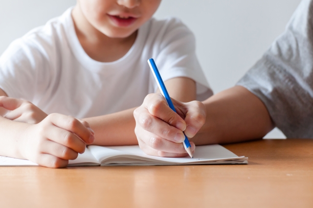 新学期にやりたい「教育費の総点検」家計見直しと親子で整える学習習慣