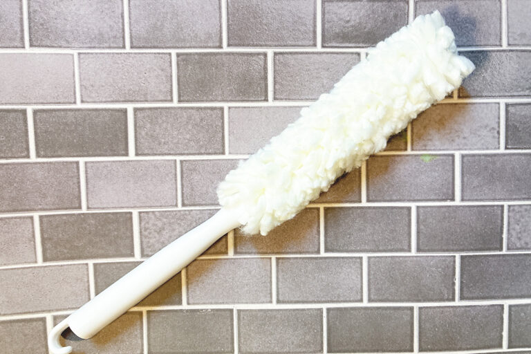 見つけたら即カゴ！【ダイソー】110円なのに超優秀！便利すぎる網戸掃除グッズ